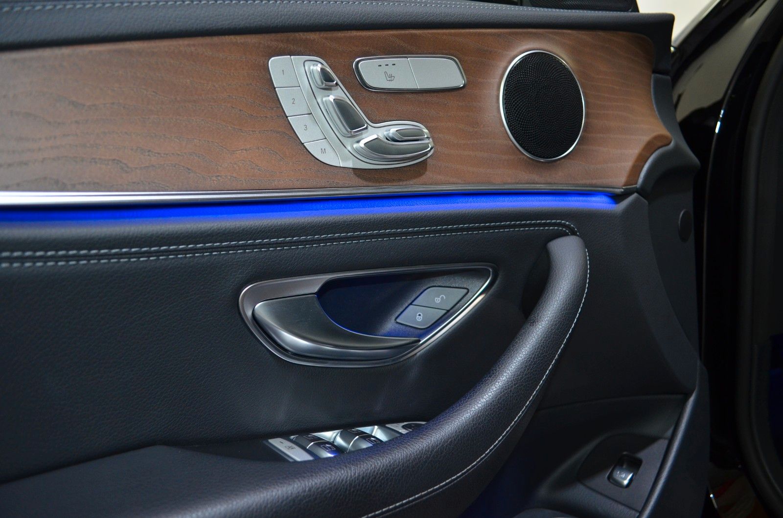 Mercedes-Benz E 400 – Bild 17