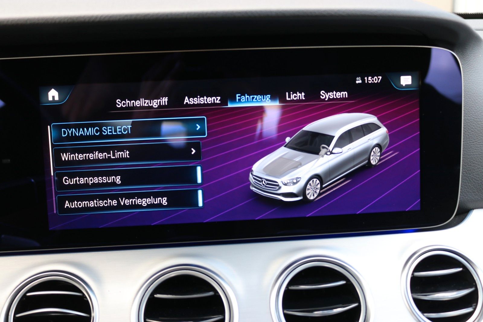 Mercedes-Benz E 220 – Bild 24