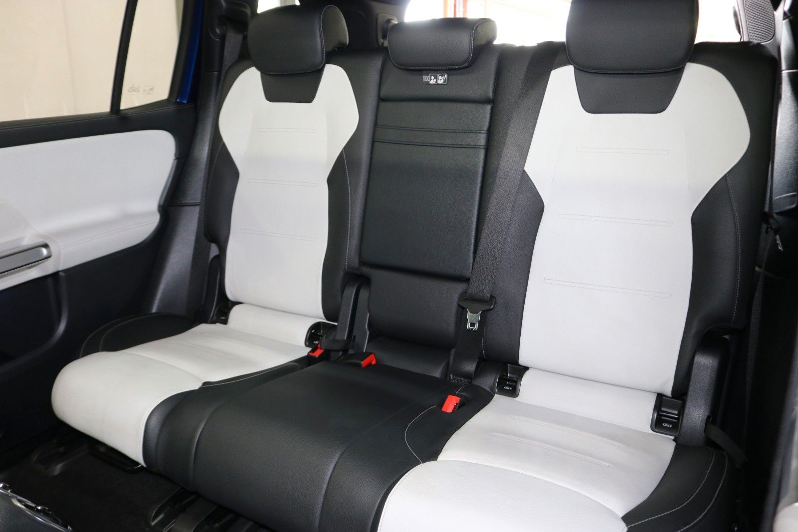 Mercedes-Benz GLB 220 – Bild 12