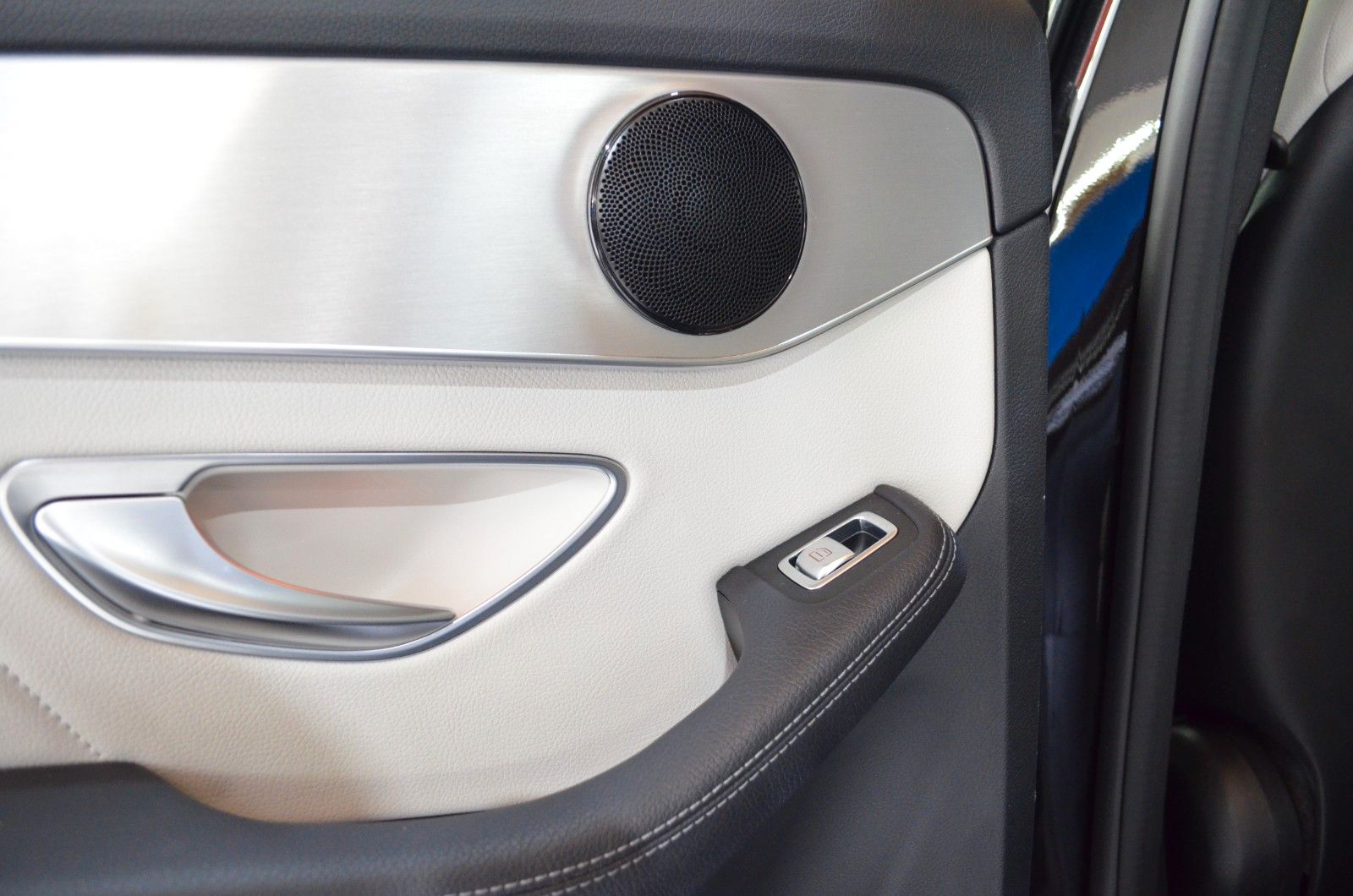 Mercedes-Benz C 400 – Bild 18