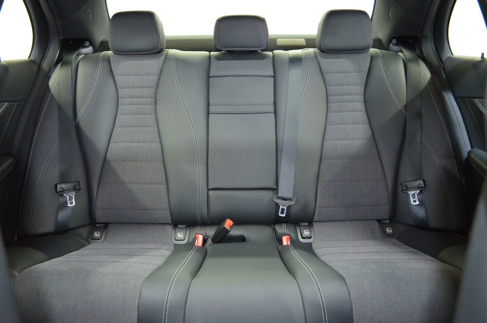 Mercedes-Benz E 300 – Bild 11