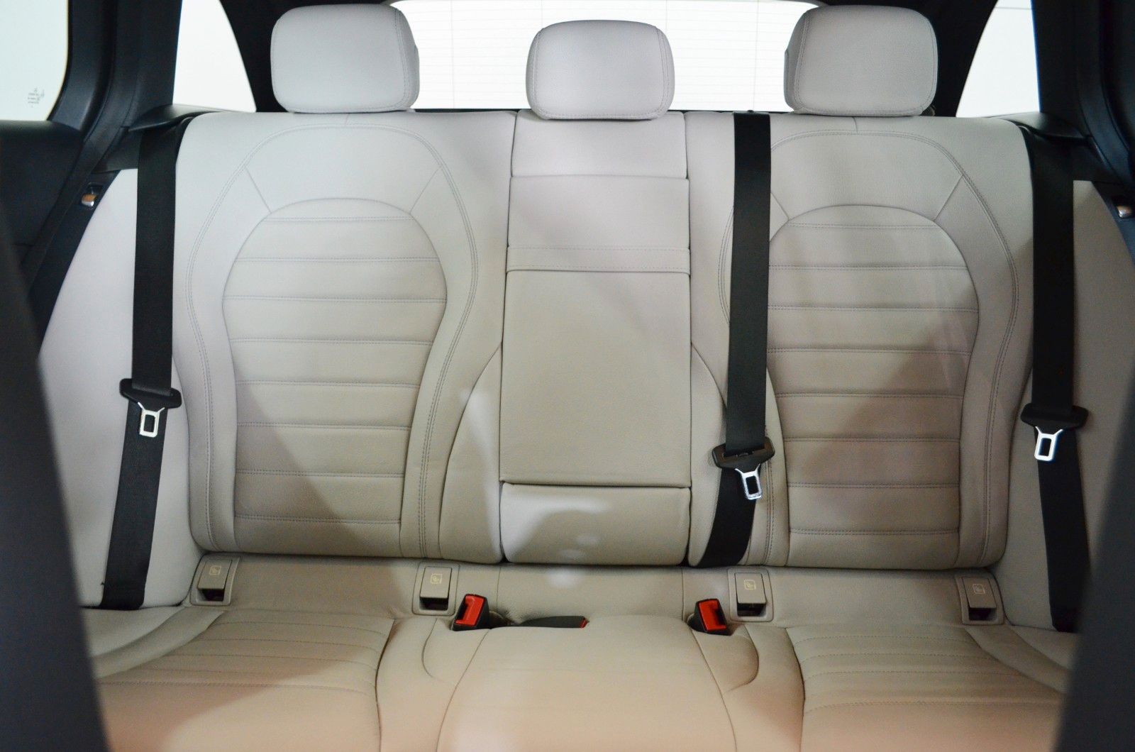 Mercedes-Benz C 400 – Bild 11