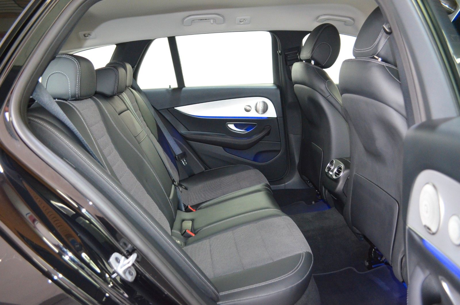 Mercedes-Benz E 220 – Bild 13