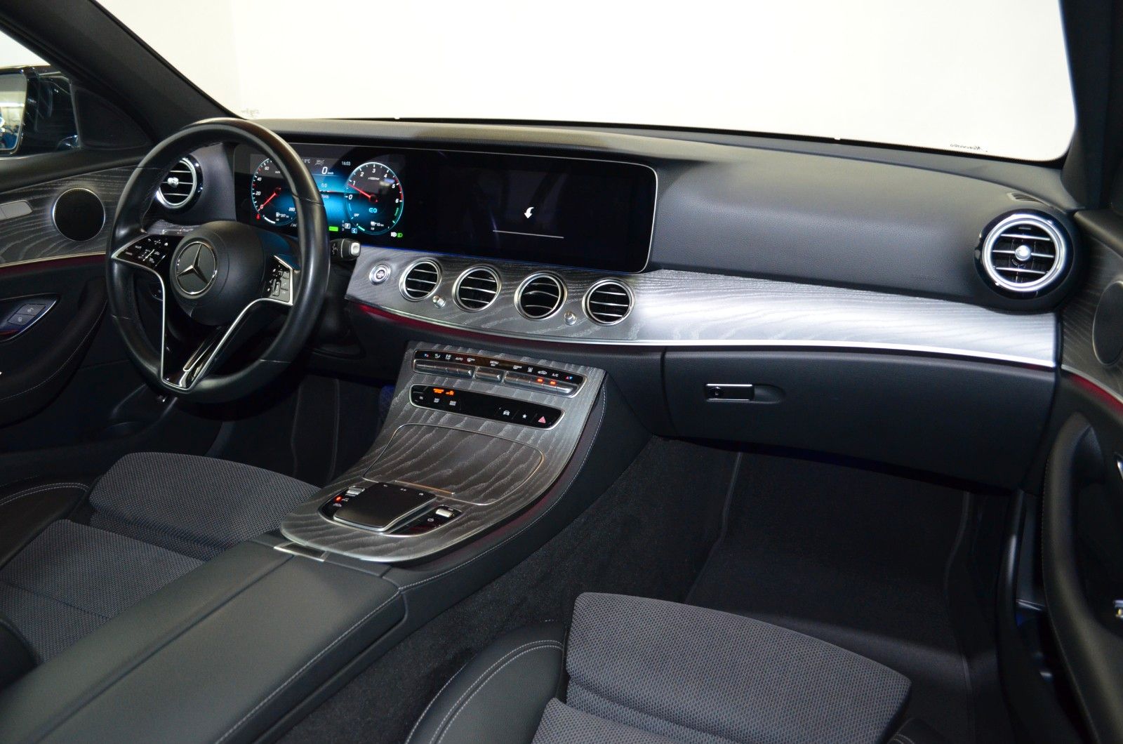 Mercedes-Benz E 300 – Bild 23