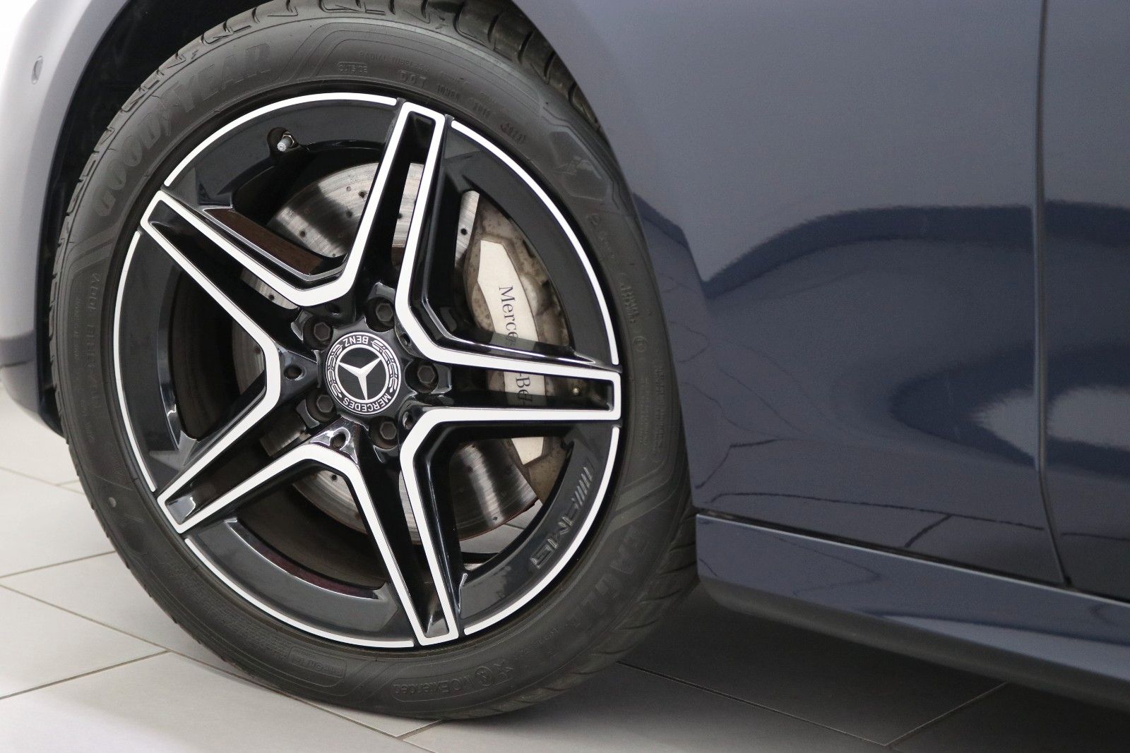 Mercedes-Benz E 400 – Bild 6