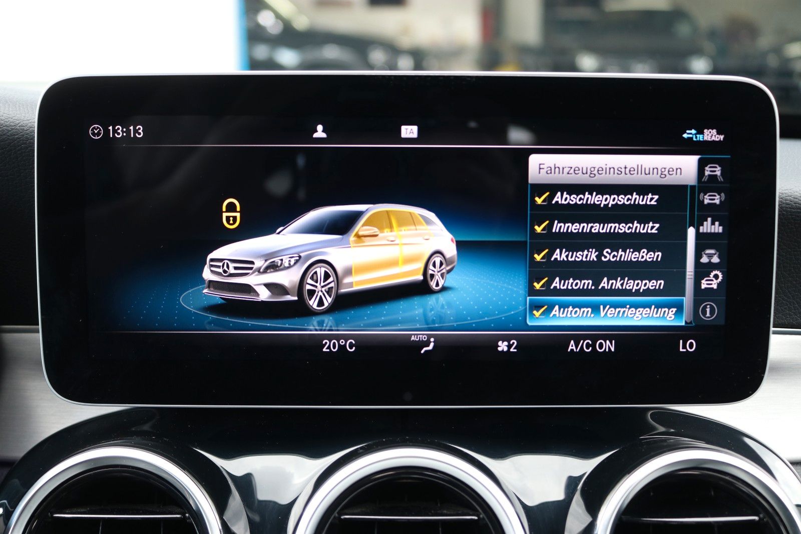 Mercedes-Benz C 300 – Bild 25
