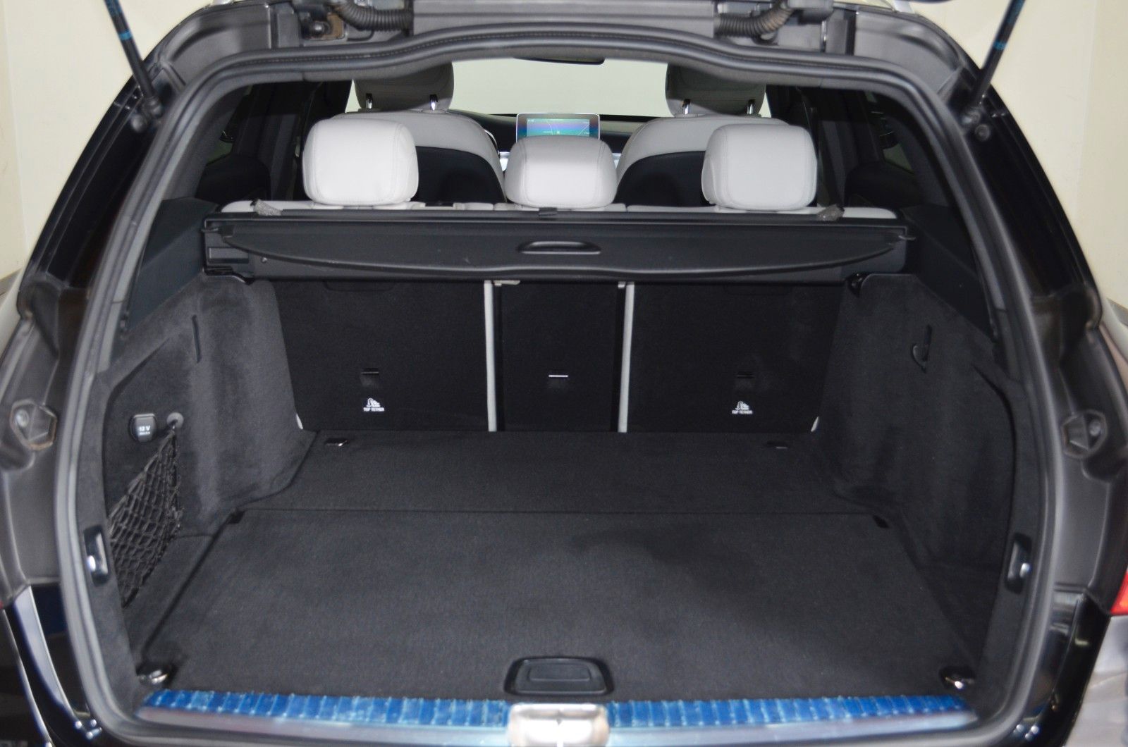 Mercedes-Benz C 400 – Bild 12