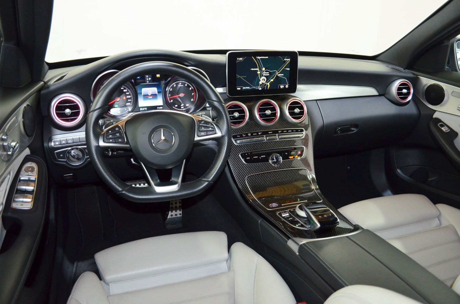 Mercedes-Benz C 400 – Bild 28
