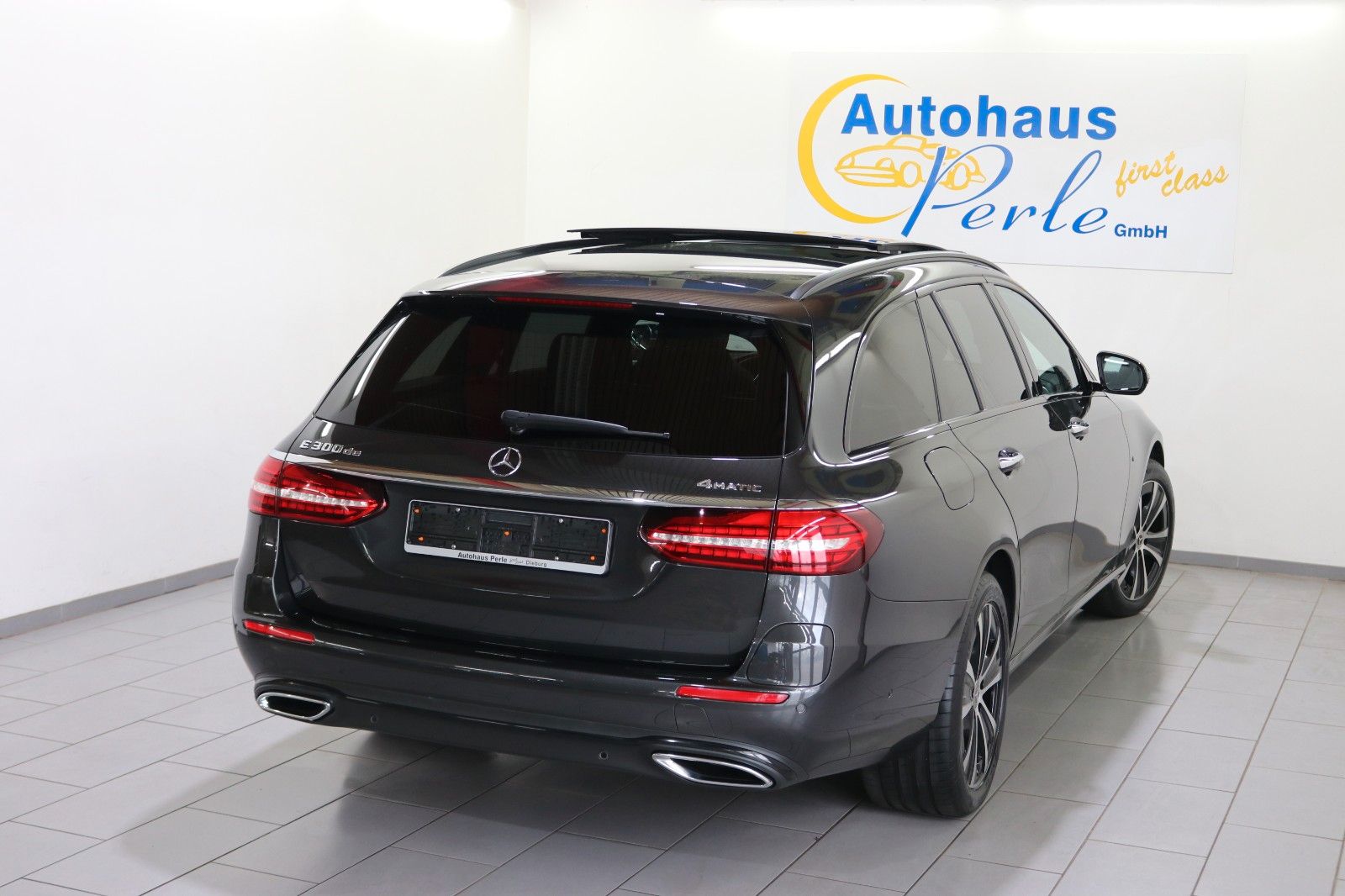 Mercedes-Benz E 300 – Bild 4