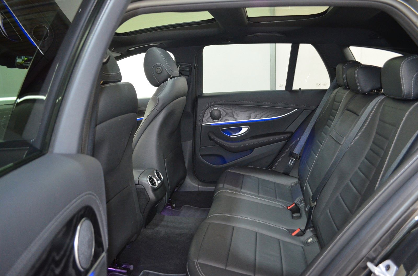 Mercedes-Benz E 300 – Bild 10