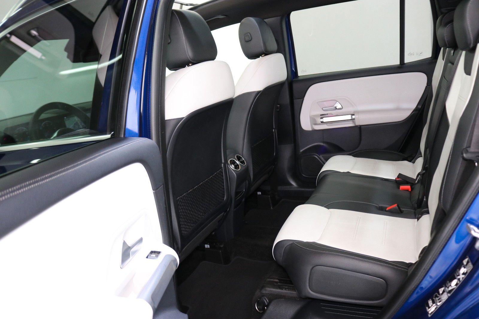 Mercedes-Benz GLB 220 – Bild 11