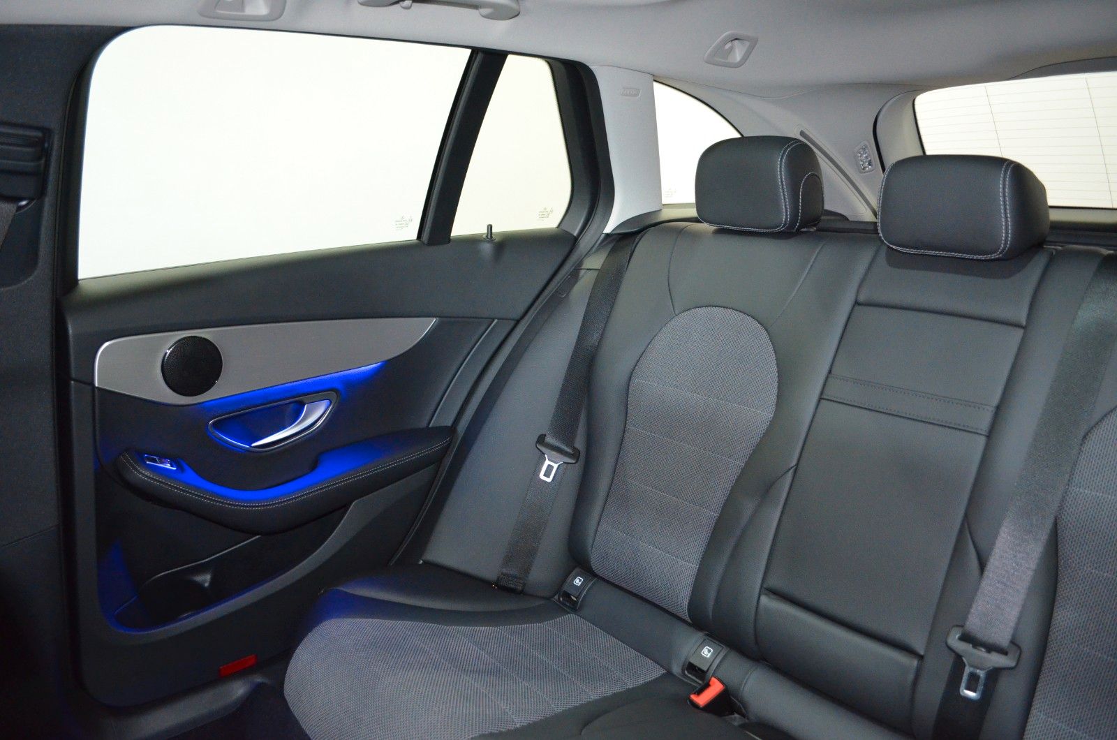 Mercedes-Benz C 300 – Bild 16