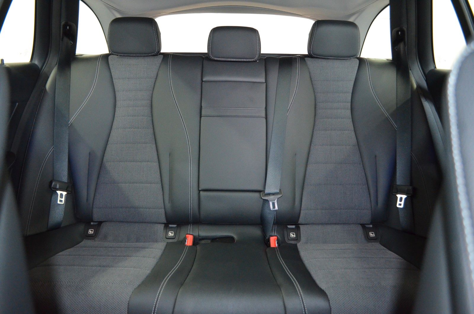 Mercedes-Benz E 220 – Bild 11