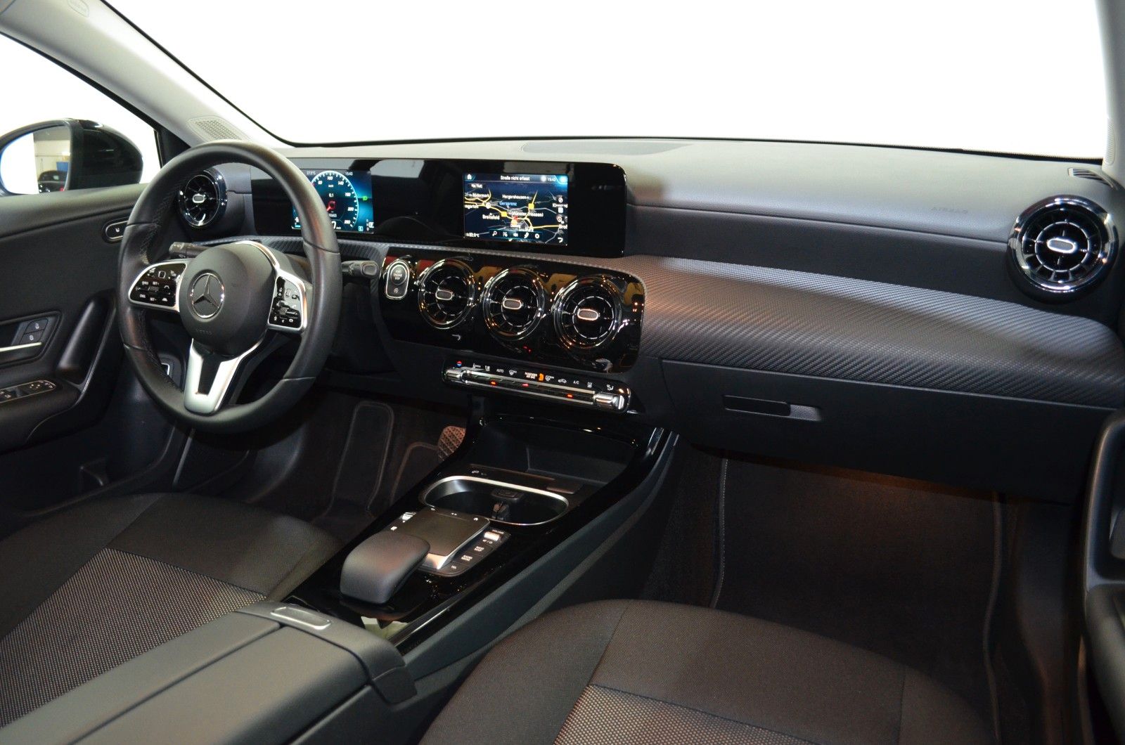 Mercedes-Benz A 220 – Bild 27