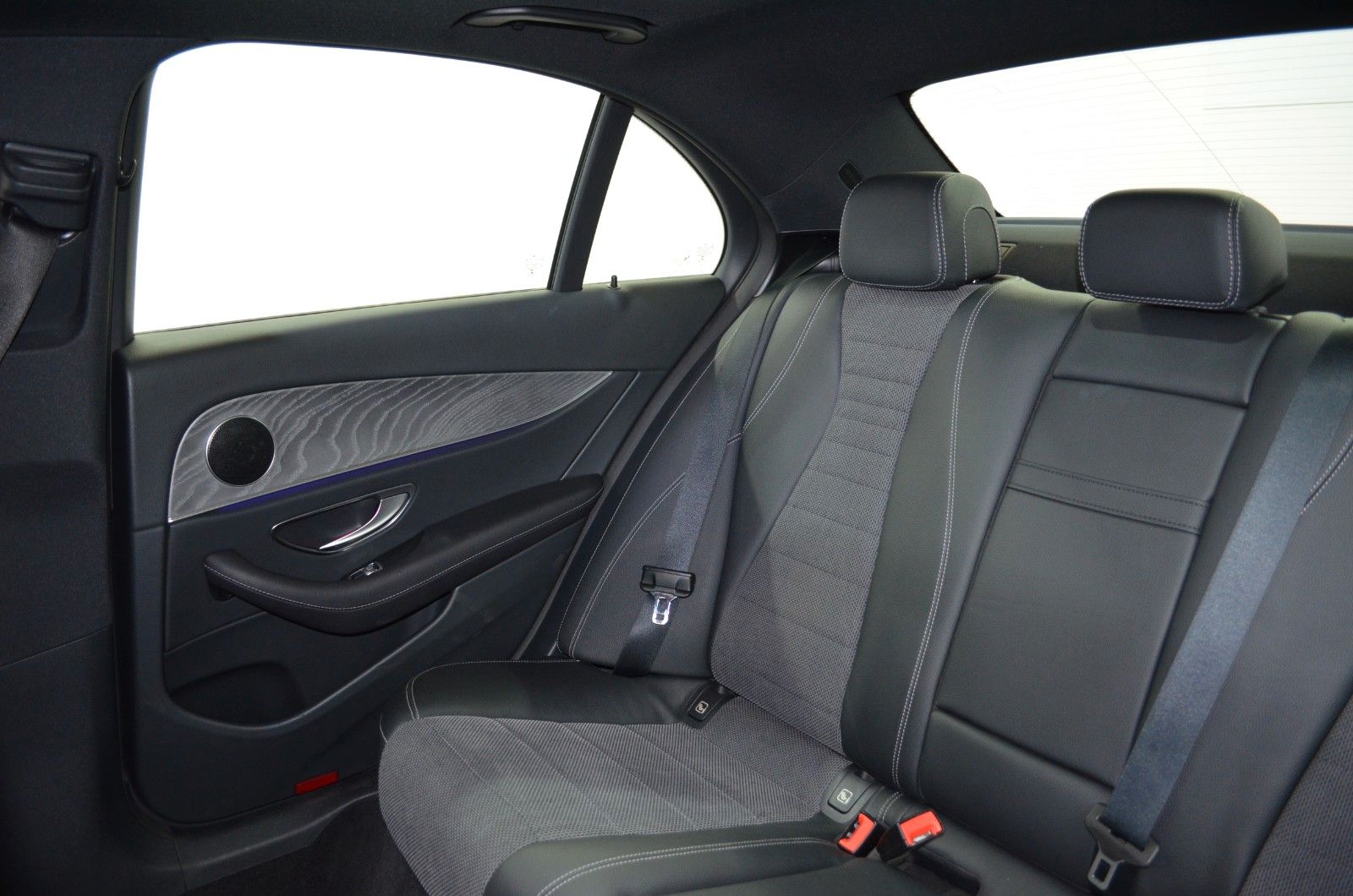 Mercedes-Benz E 300 – Bild 16