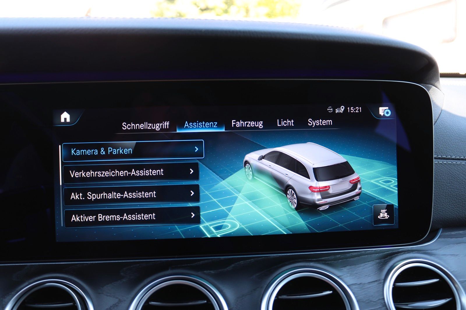 Mercedes-Benz E 220 – Bild 23