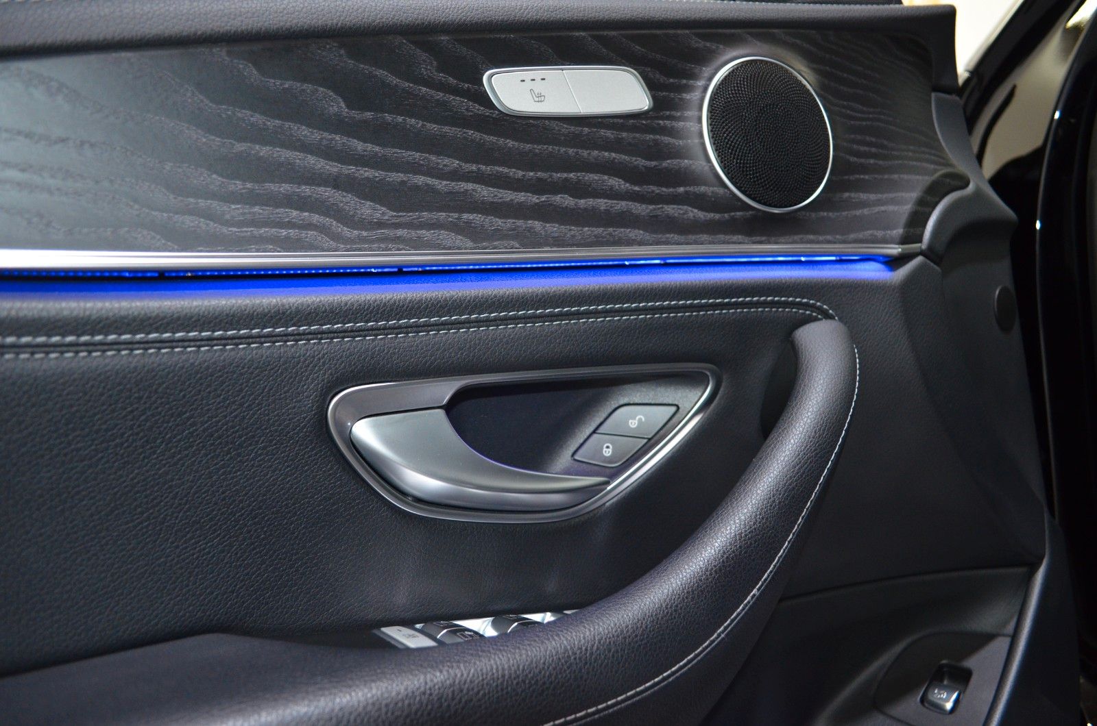 Mercedes-Benz E 220 – Bild 17