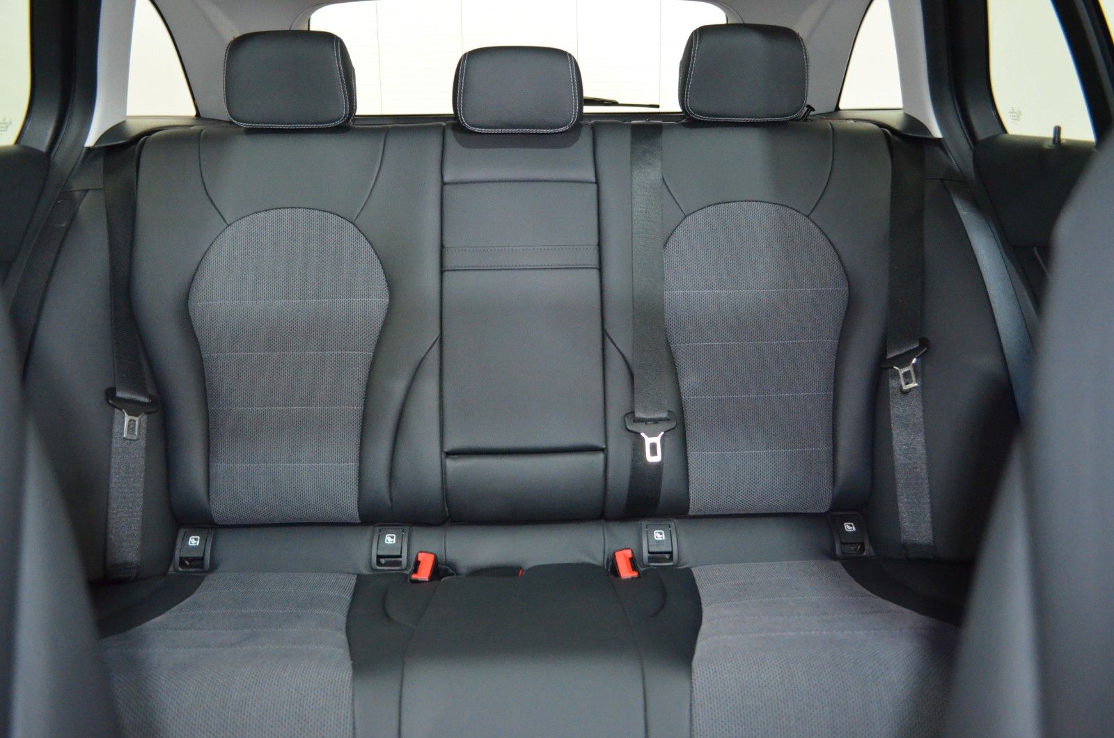 Mercedes-Benz C 300 – Bild 11