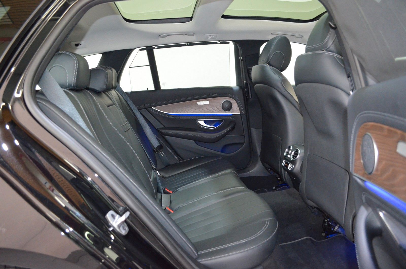 Mercedes-Benz E 400 – Bild 13