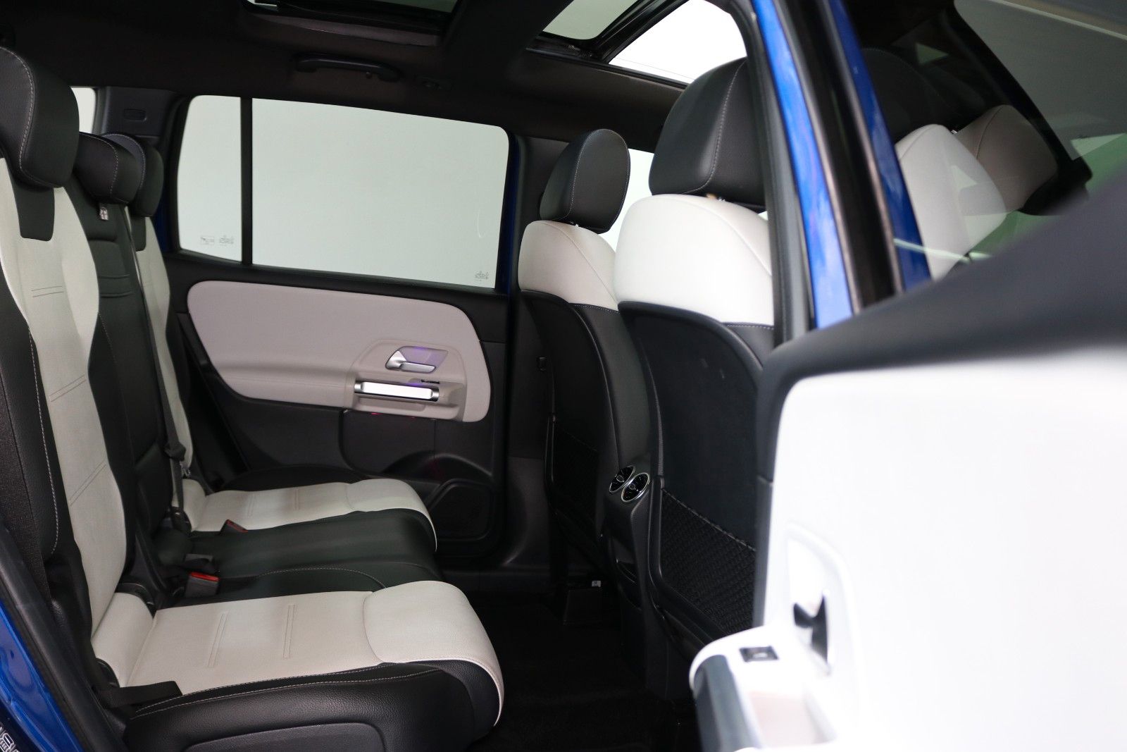 Mercedes-Benz GLB 220 – Bild 14