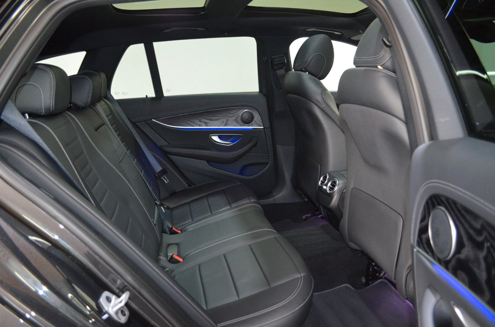 Mercedes-Benz E 300 – Bild 13