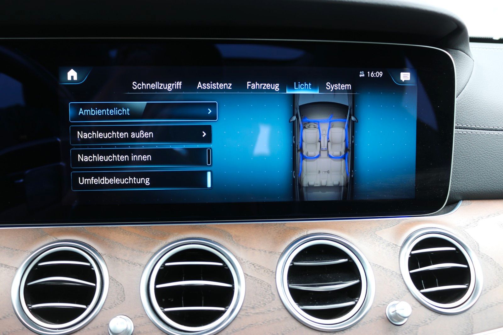 Mercedes-Benz E 400 – Bild 27