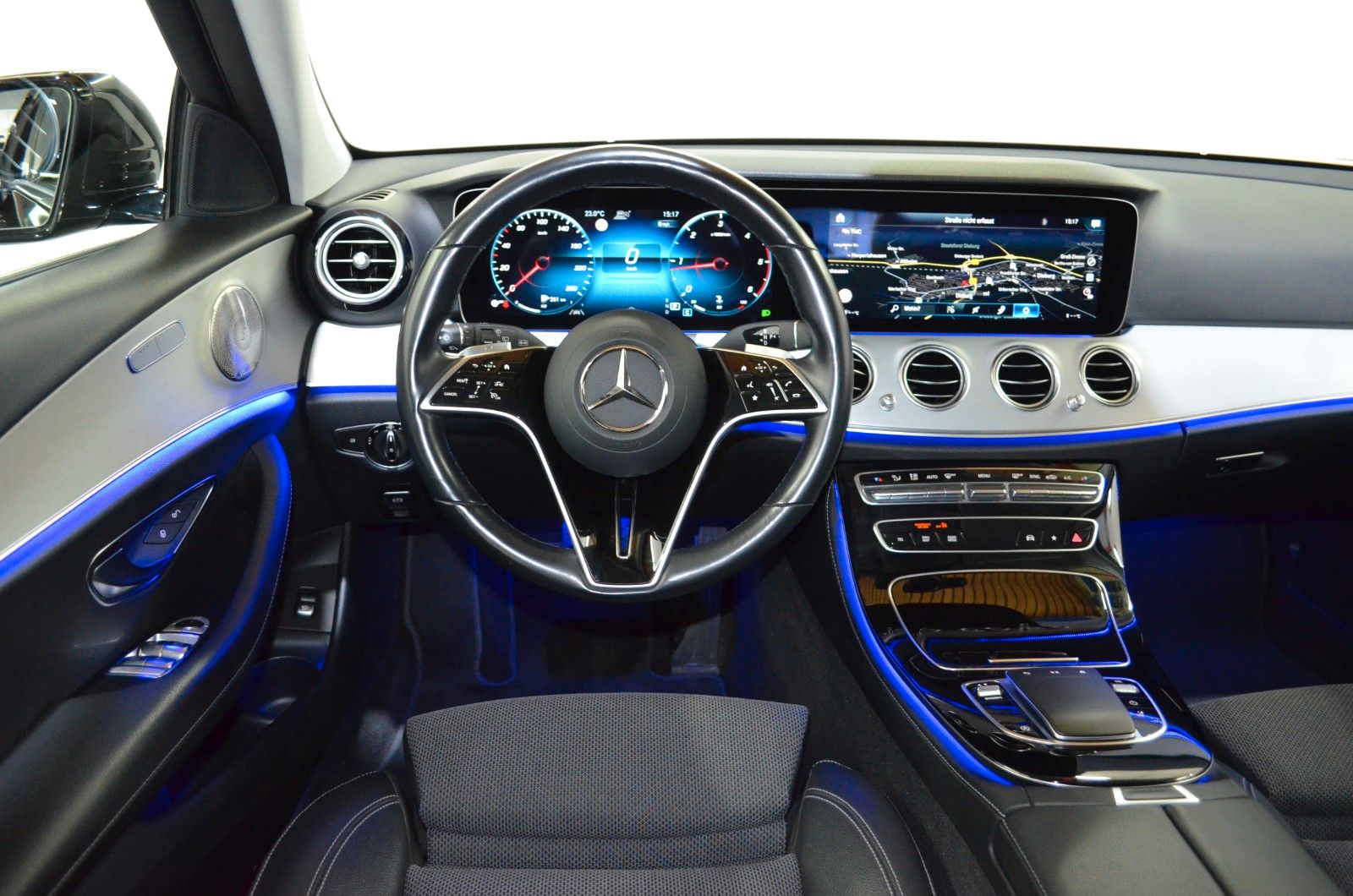 Mercedes-Benz E 220 – Bild 9