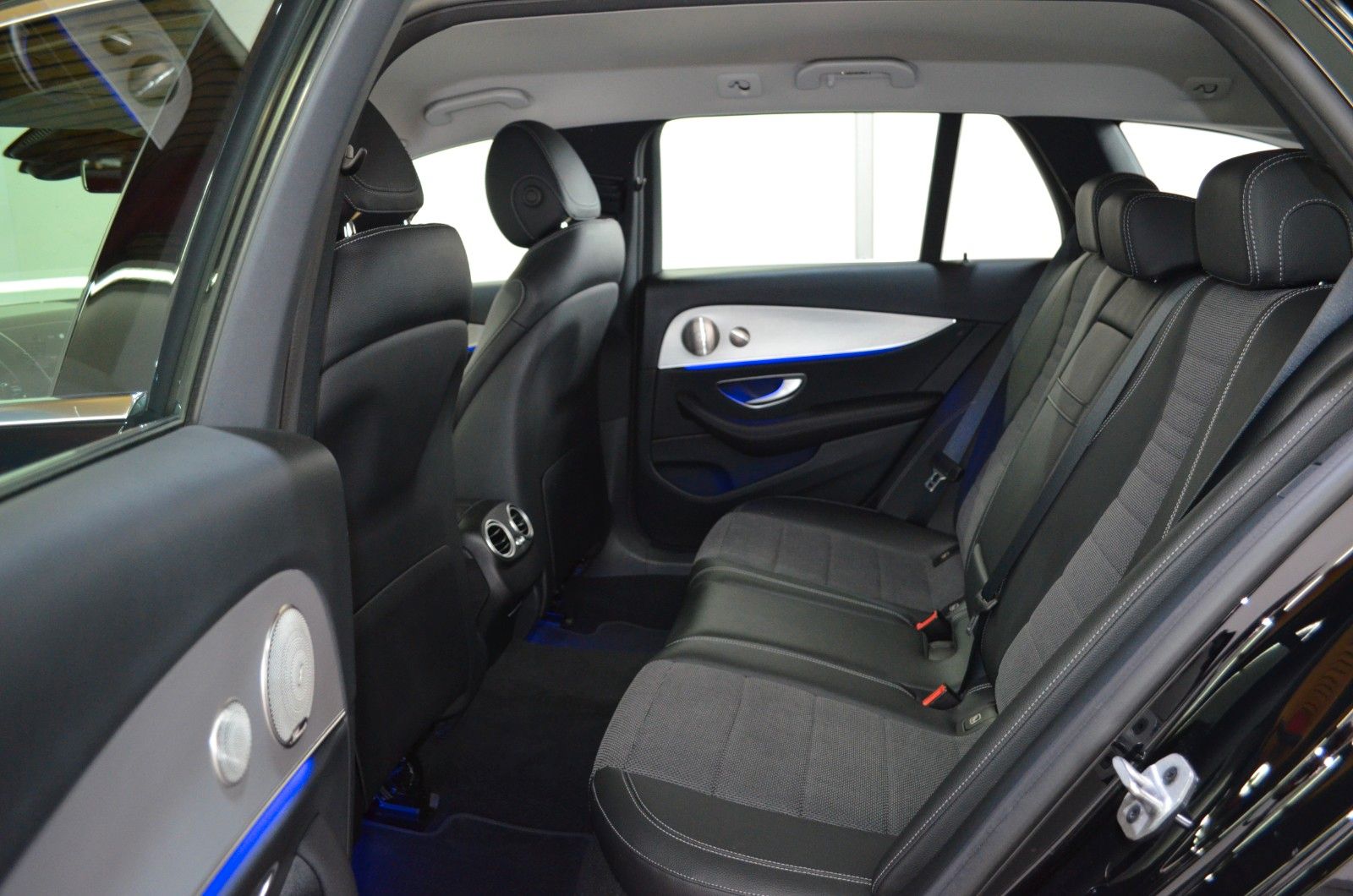 Mercedes-Benz E 220 – Bild 10