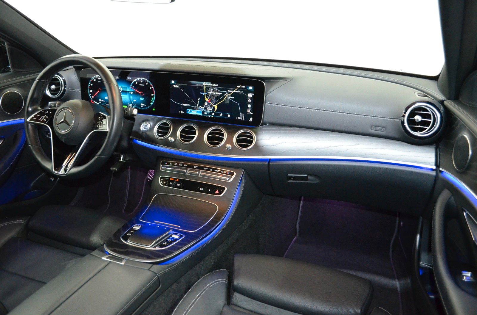 Mercedes-Benz E 300 – Bild 27