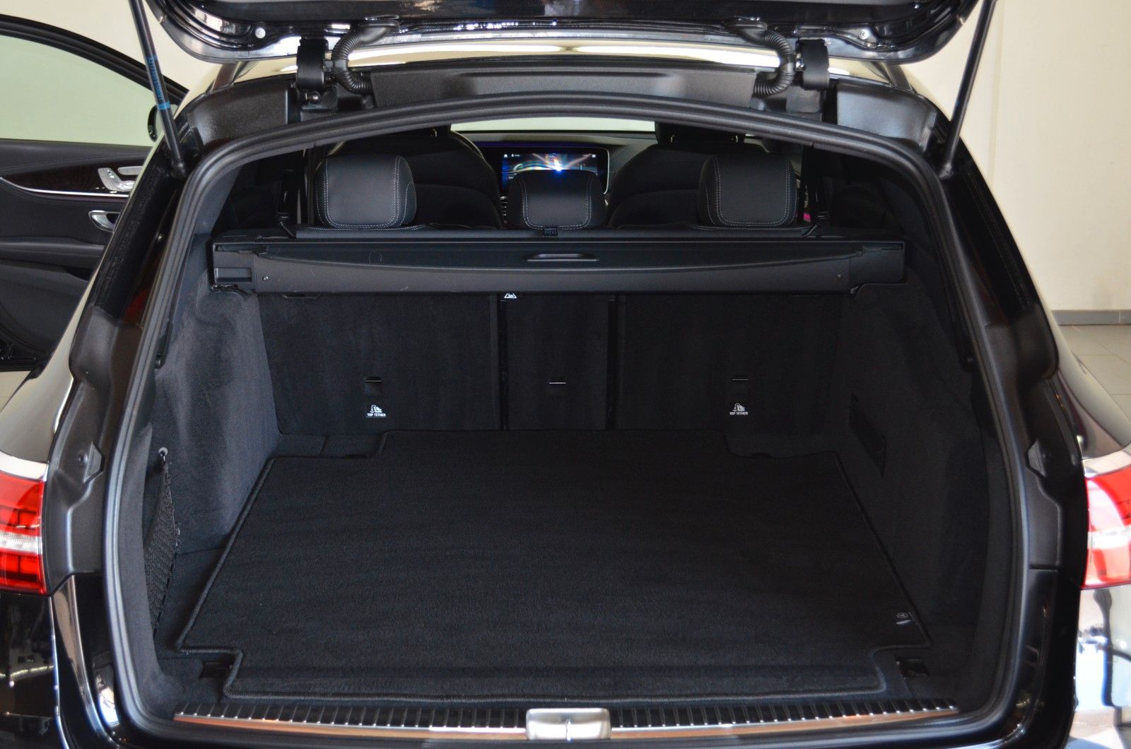 Mercedes-Benz E 400 – Bild 13