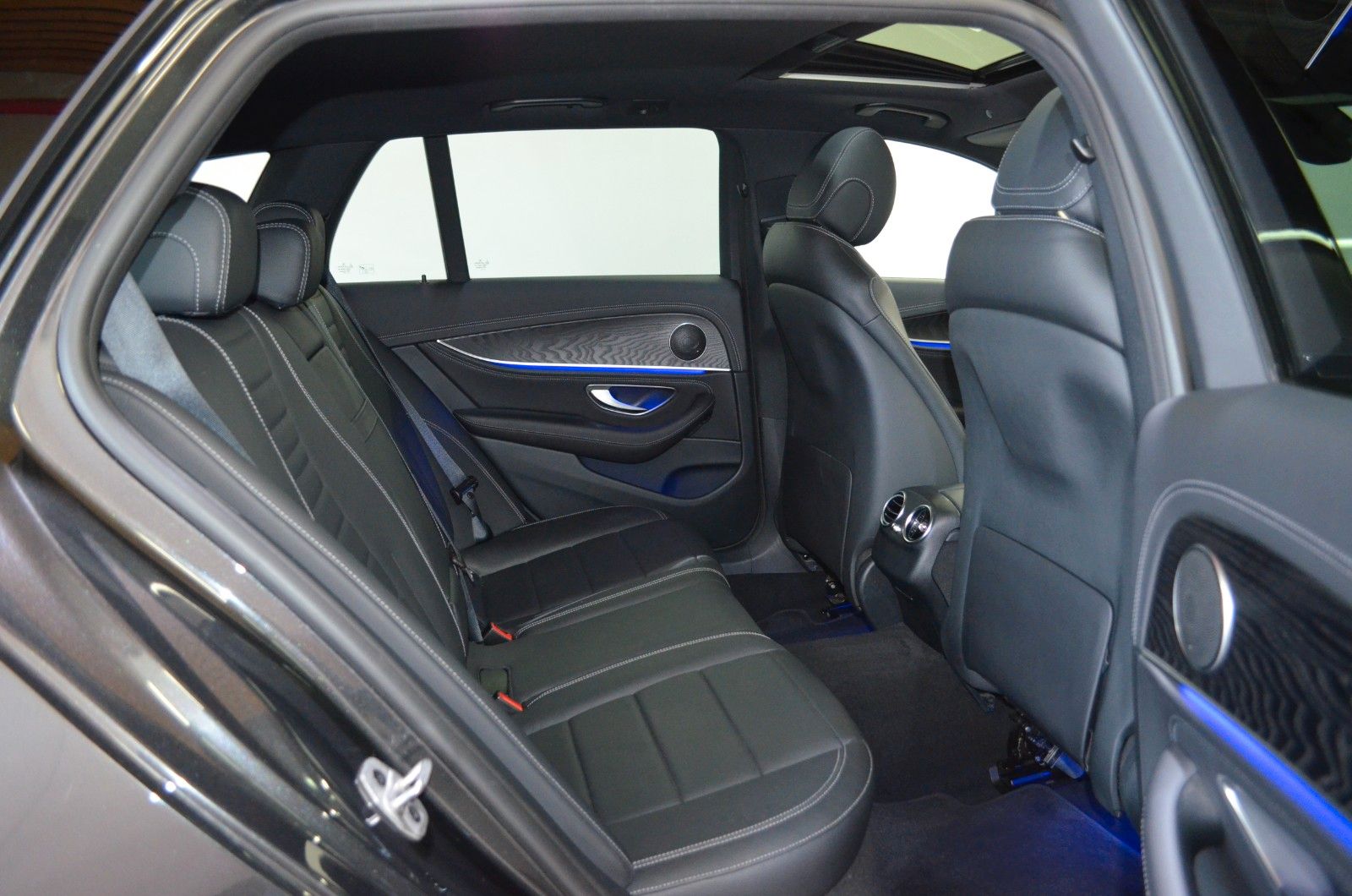 Mercedes-Benz E 300 – Bild 14