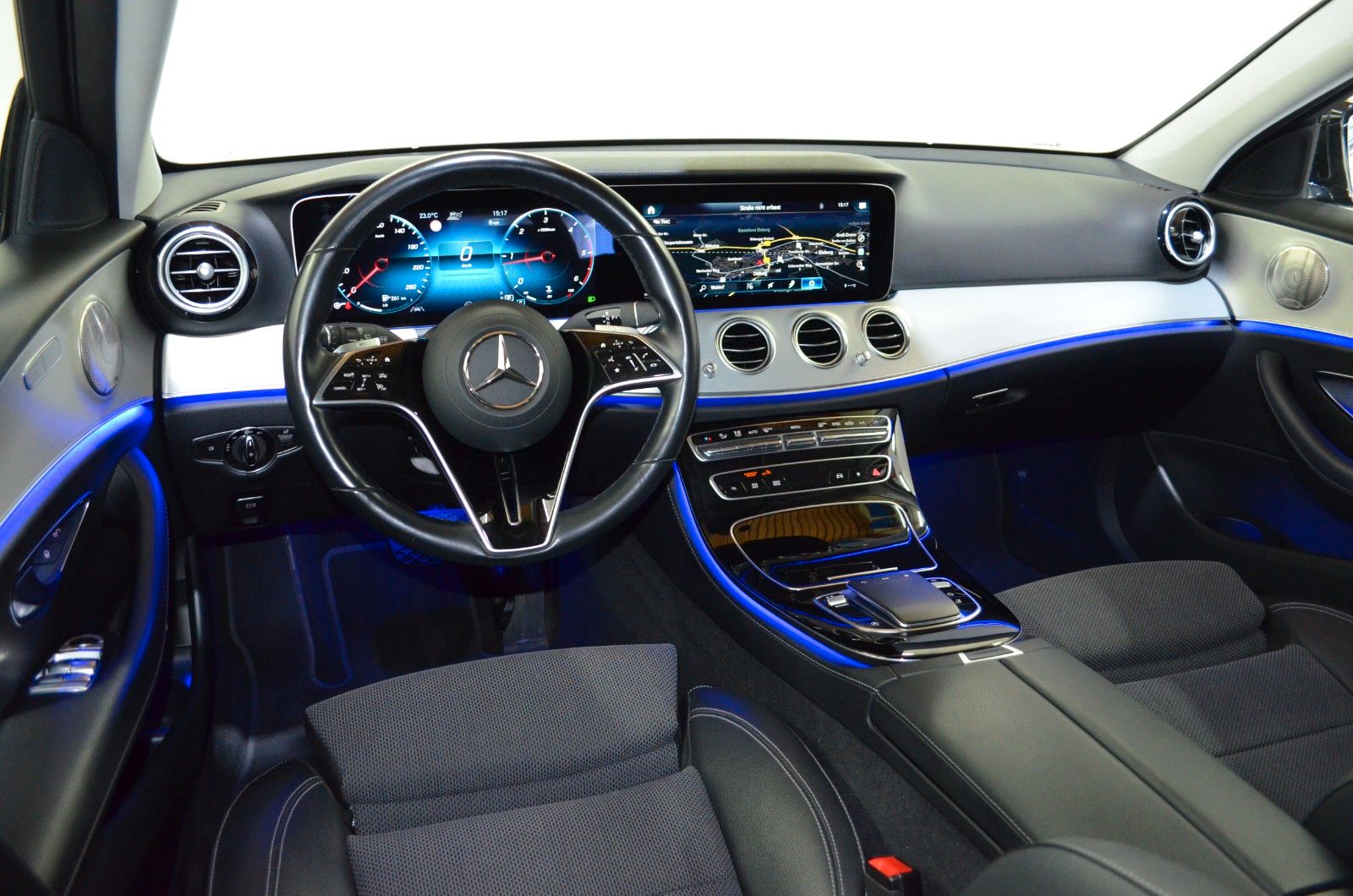 Mercedes-Benz E 220 – Bild 28