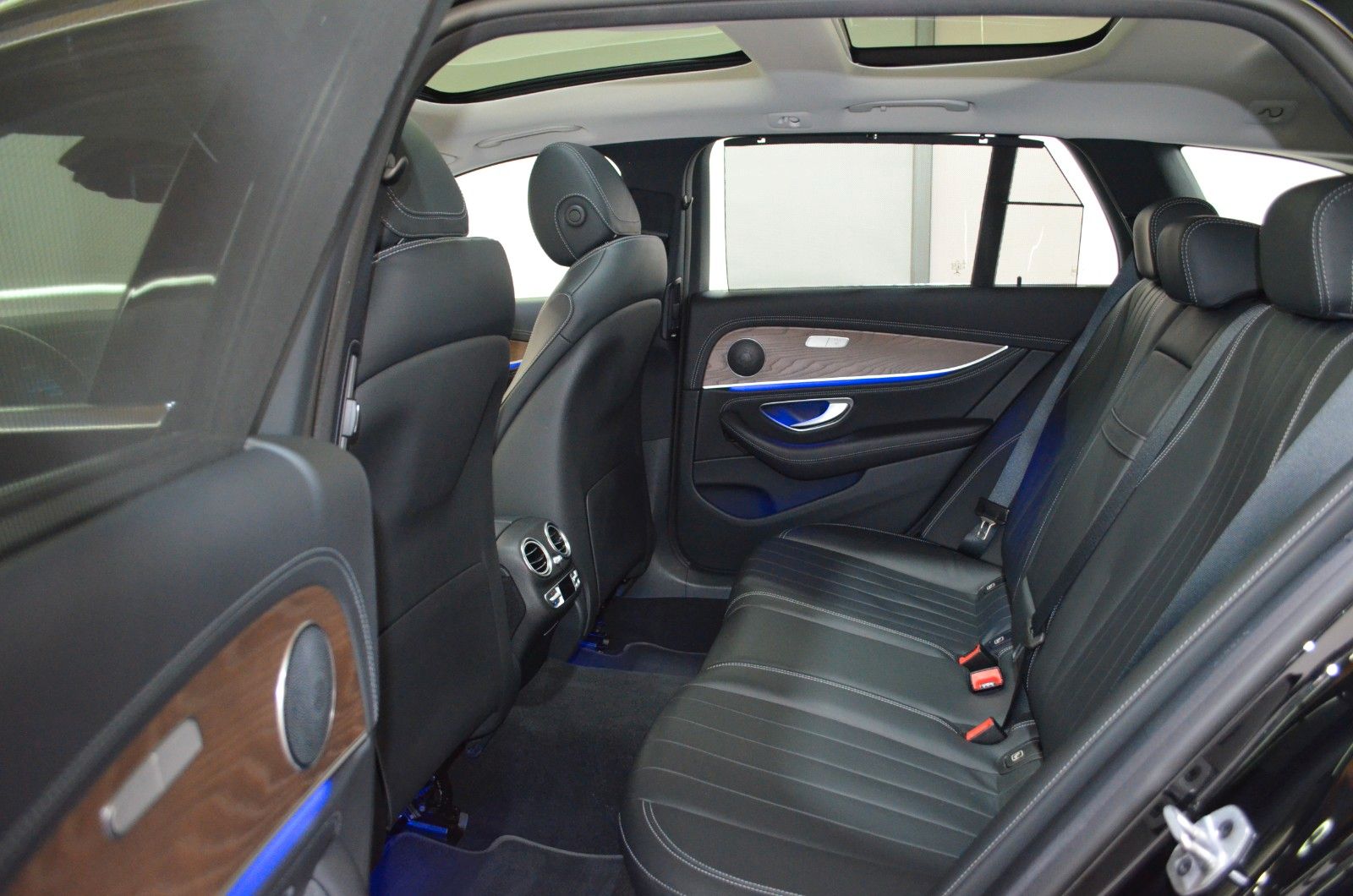 Mercedes-Benz E 400 – Bild 10