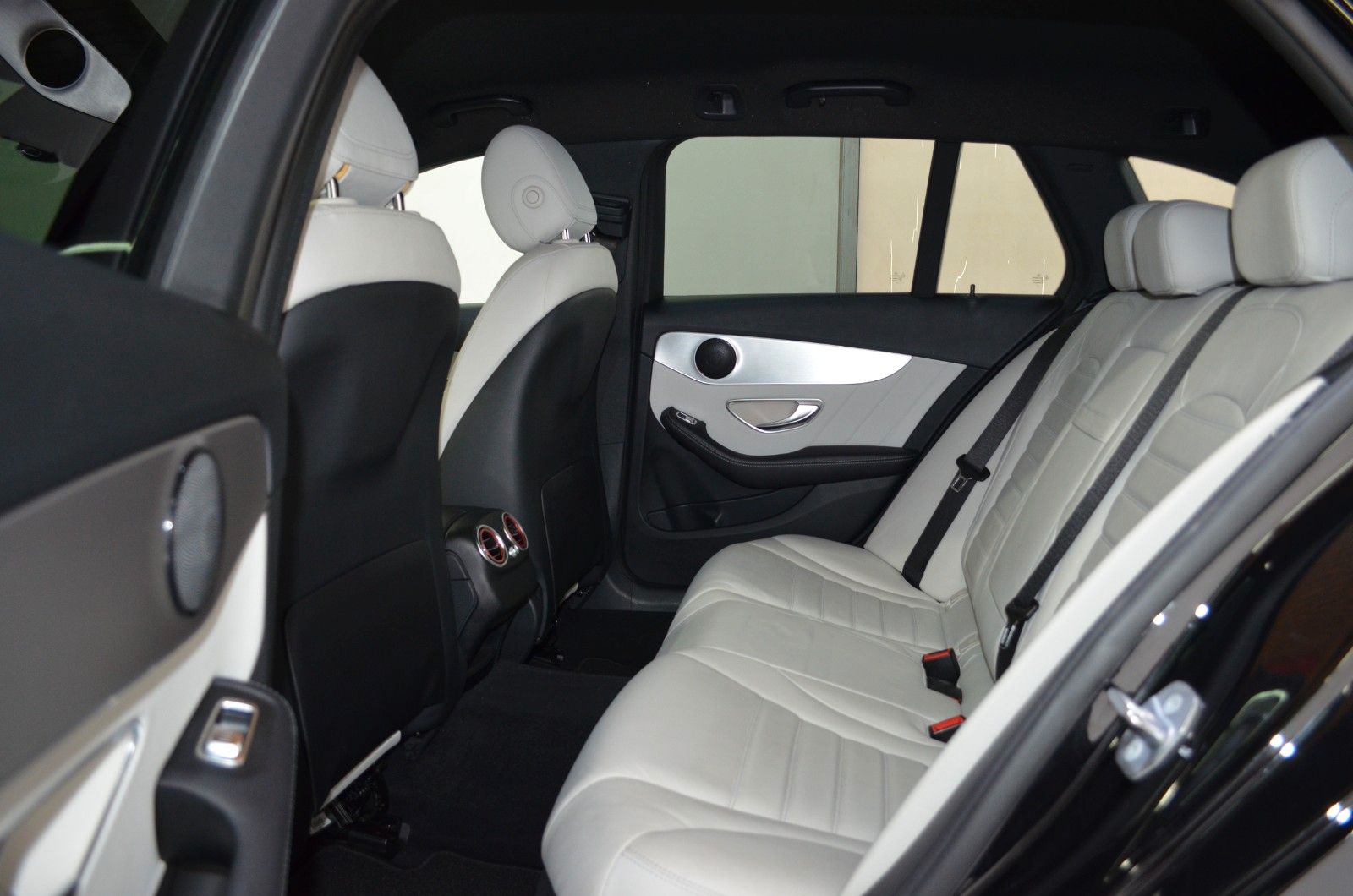 Mercedes-Benz C 400 – Bild 10