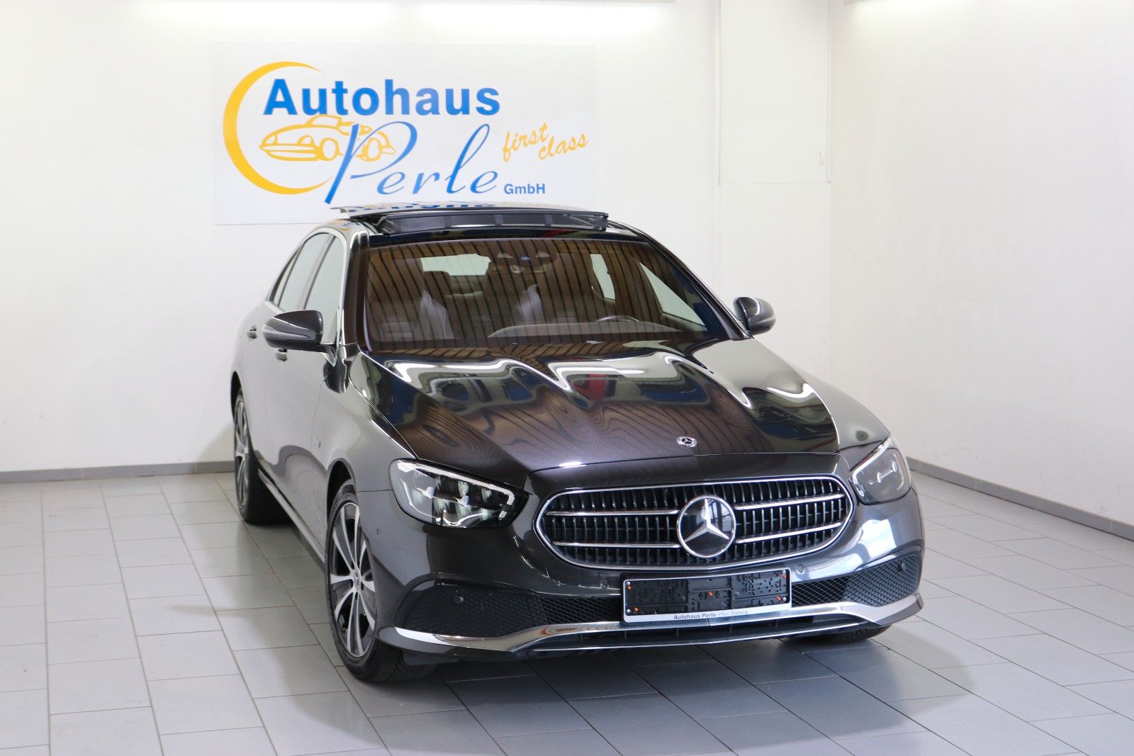 Mercedes-Benz E 300 – Bild 1