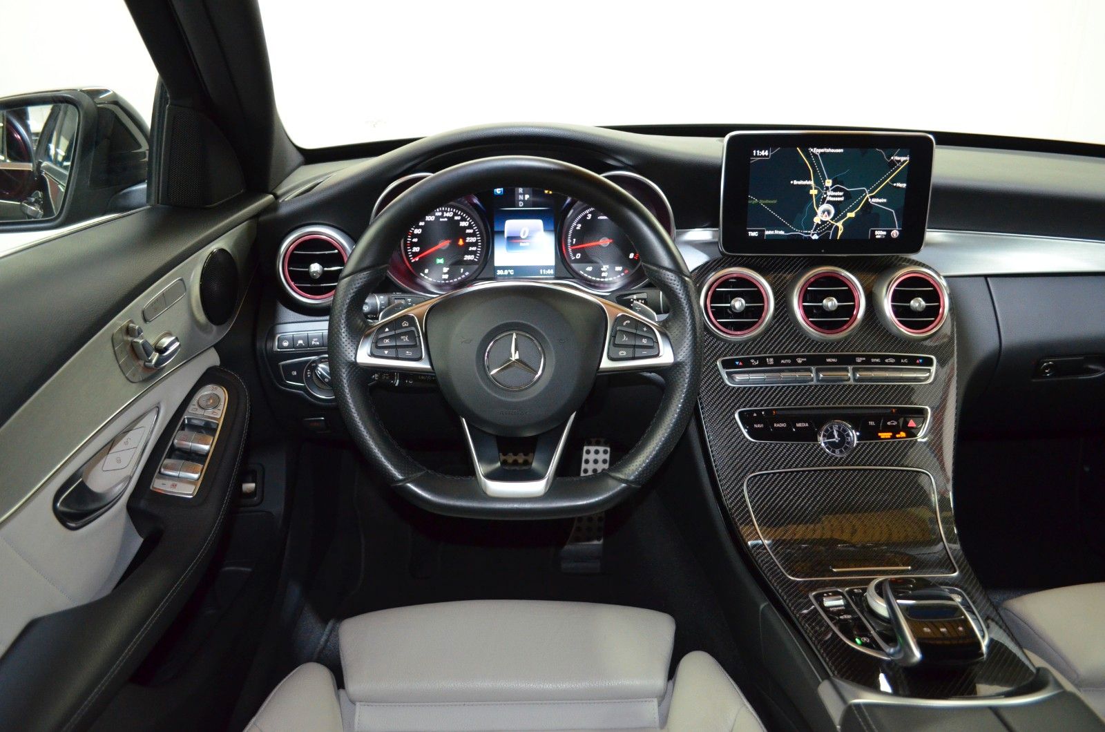 Mercedes-Benz C 400 – Bild 9