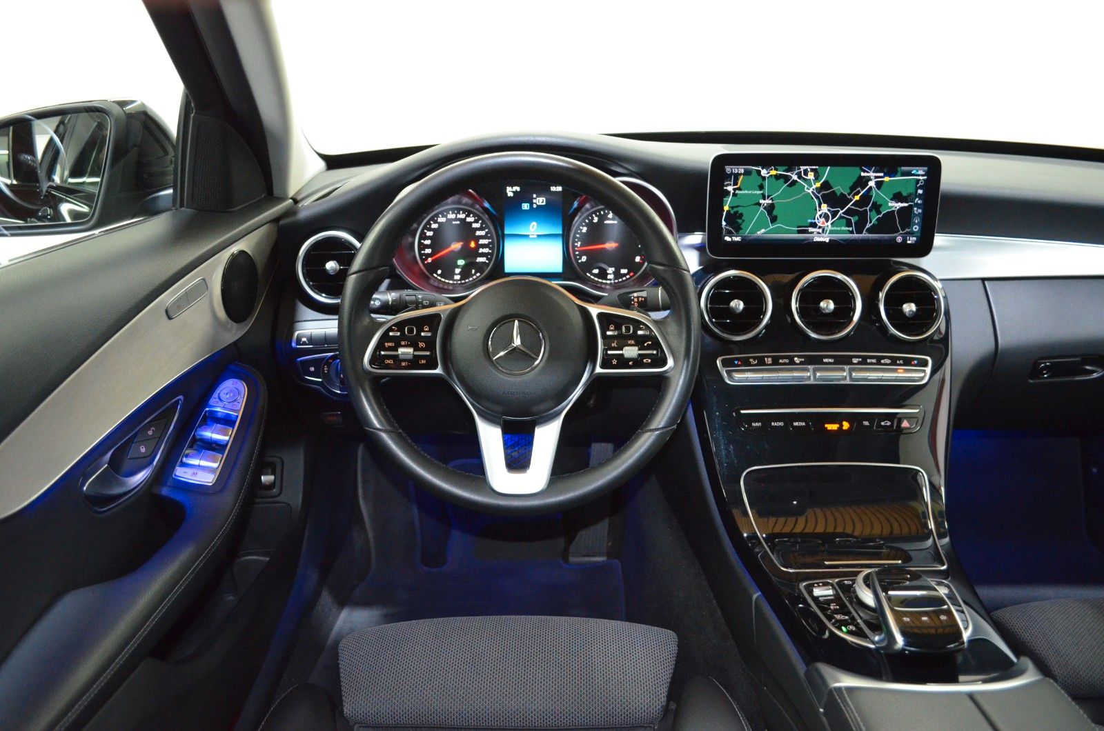 Mercedes-Benz C 300 – Bild 9
