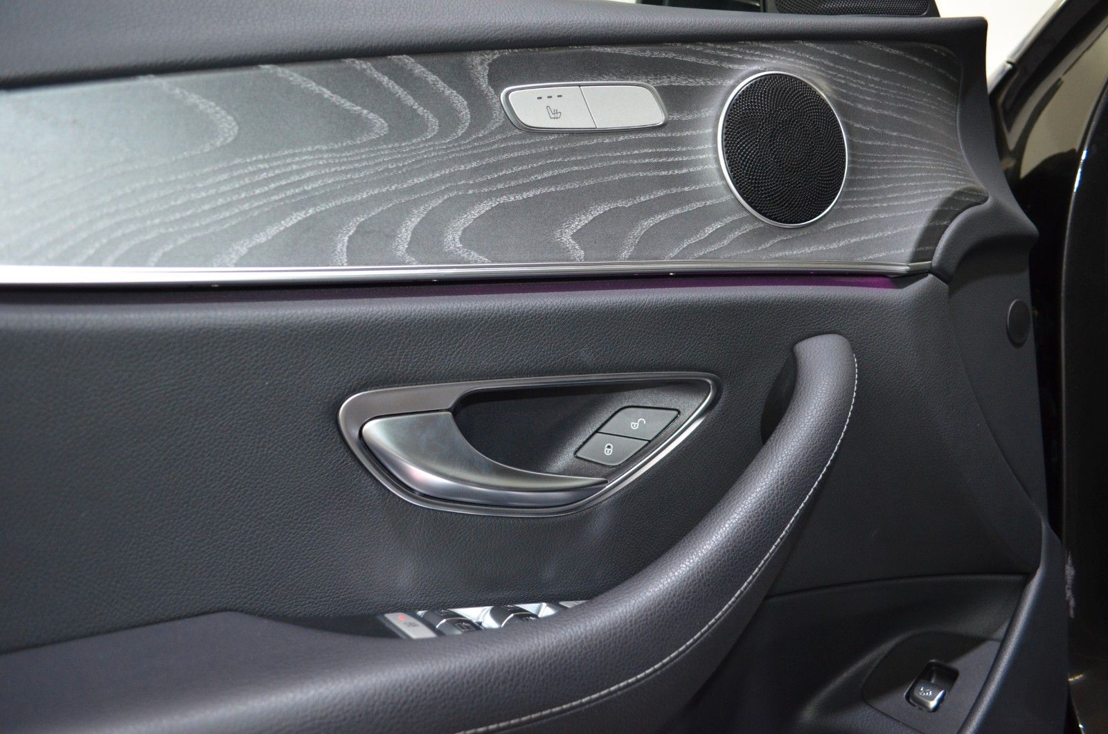 Mercedes-Benz E 300 – Bild 17