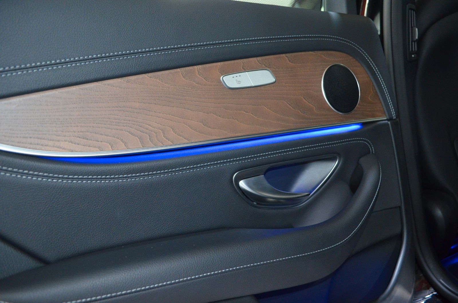 Mercedes-Benz E 400 – Bild 18