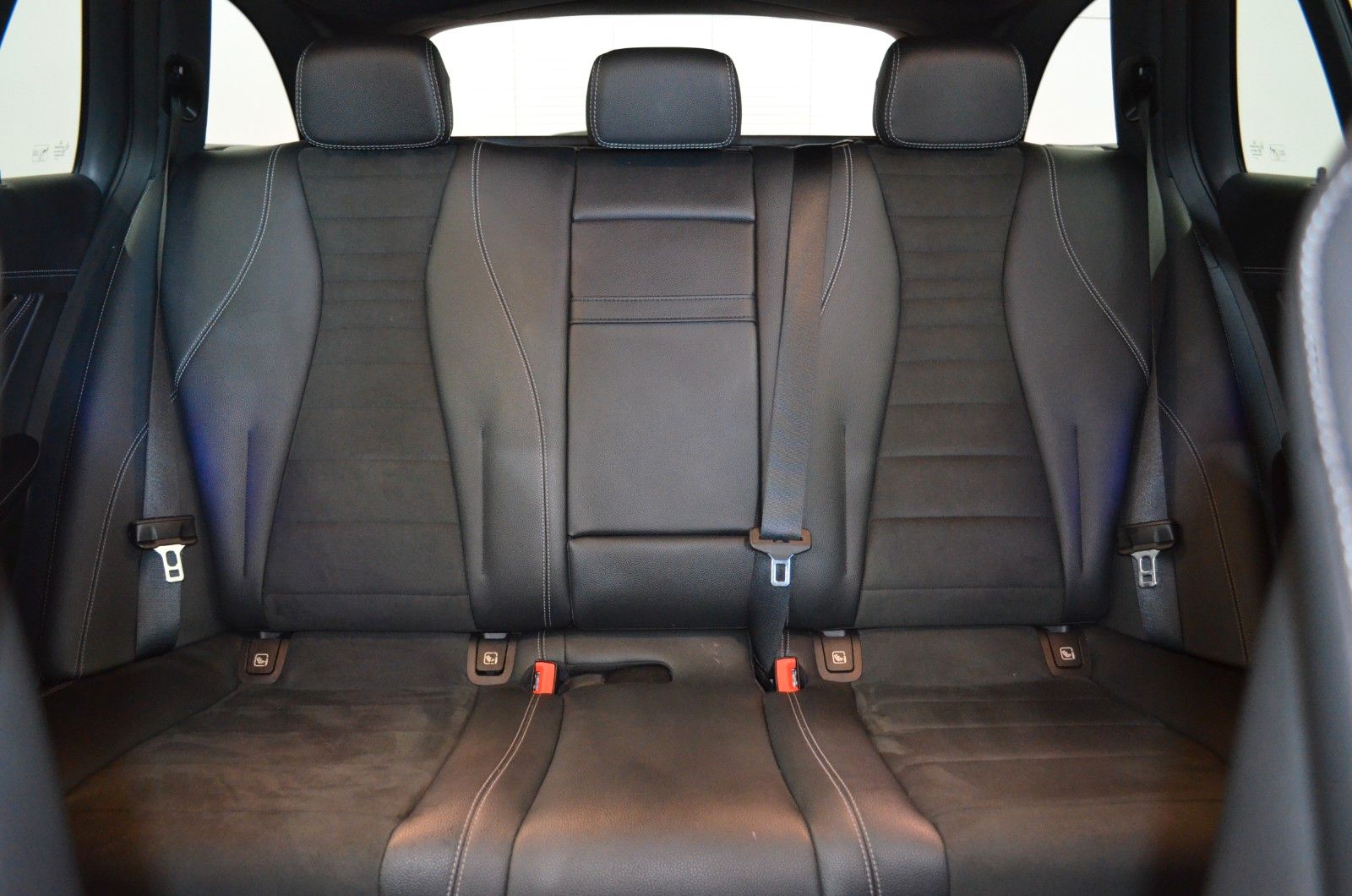 Mercedes-Benz E 220 – Bild 11