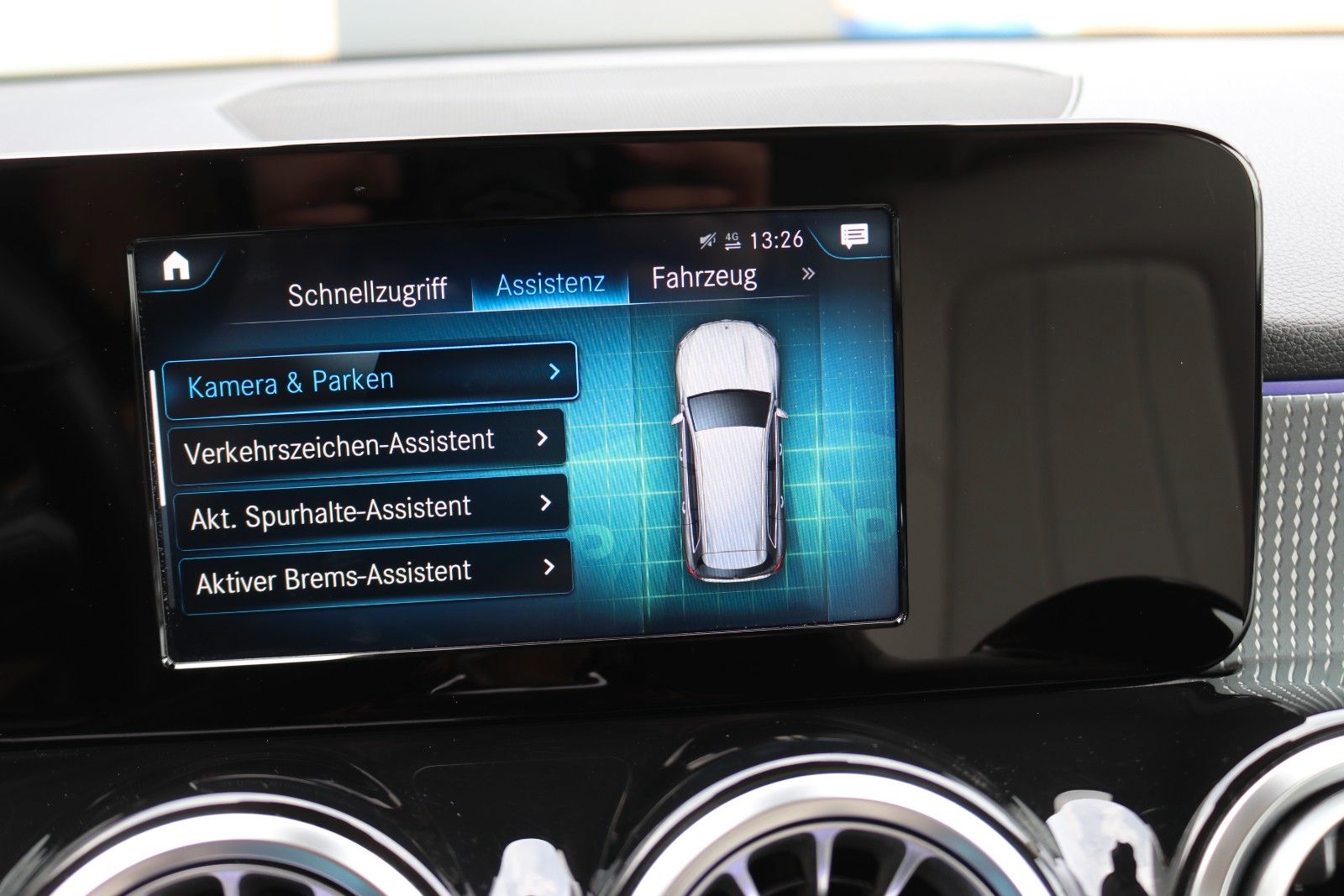 Mercedes-Benz GLB 220 – Bild 24