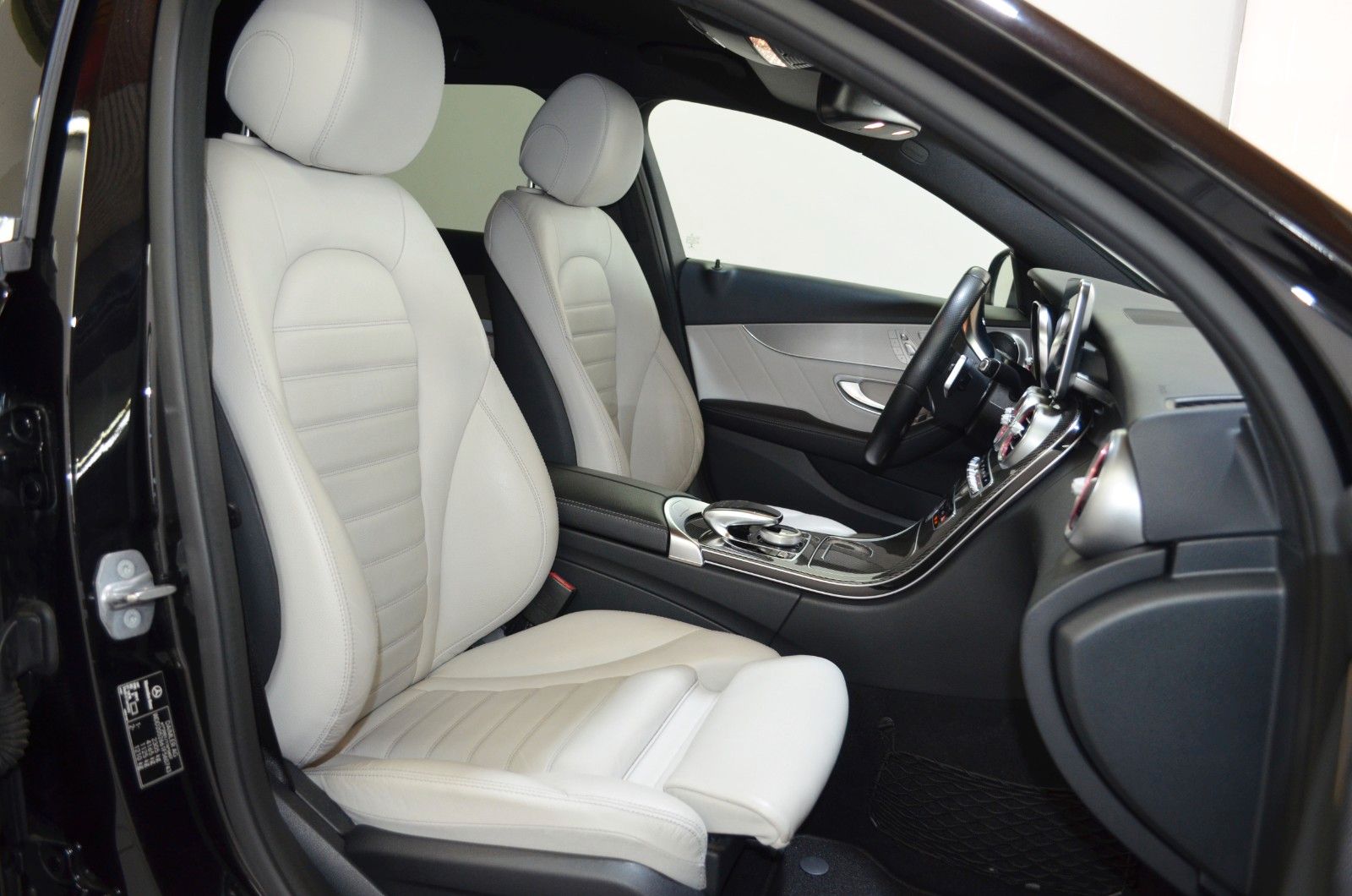 Mercedes-Benz C 400 – Bild 15