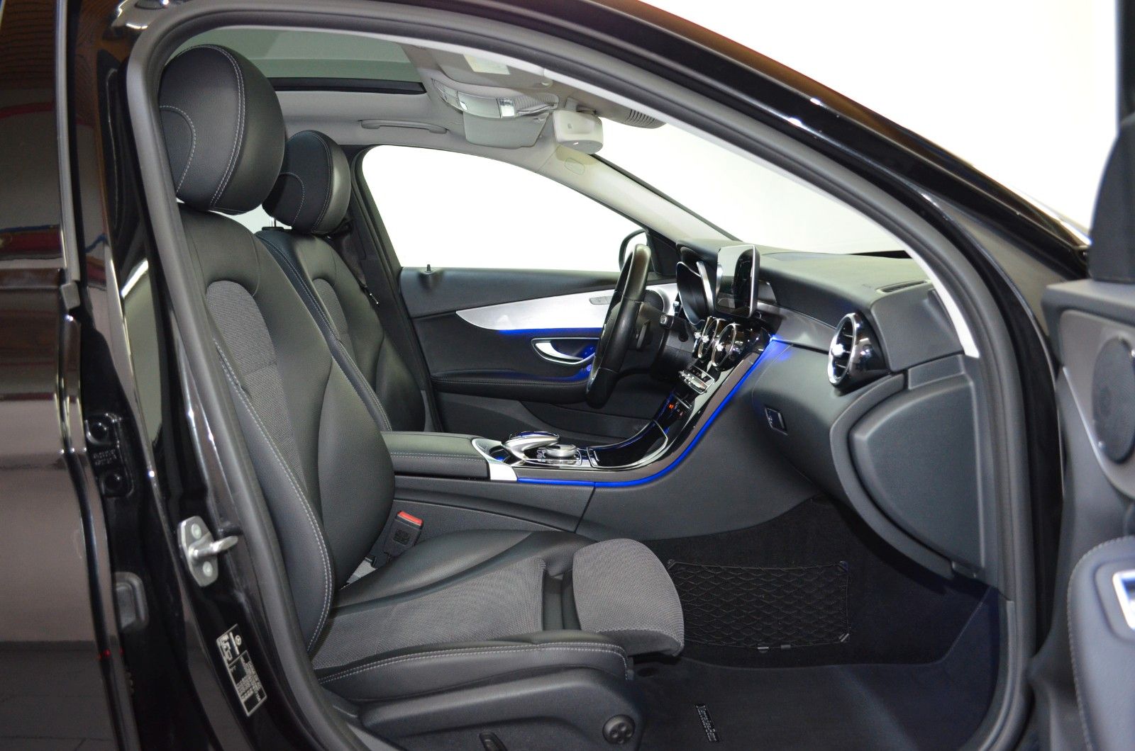 Mercedes-Benz C 300 – Bild 14