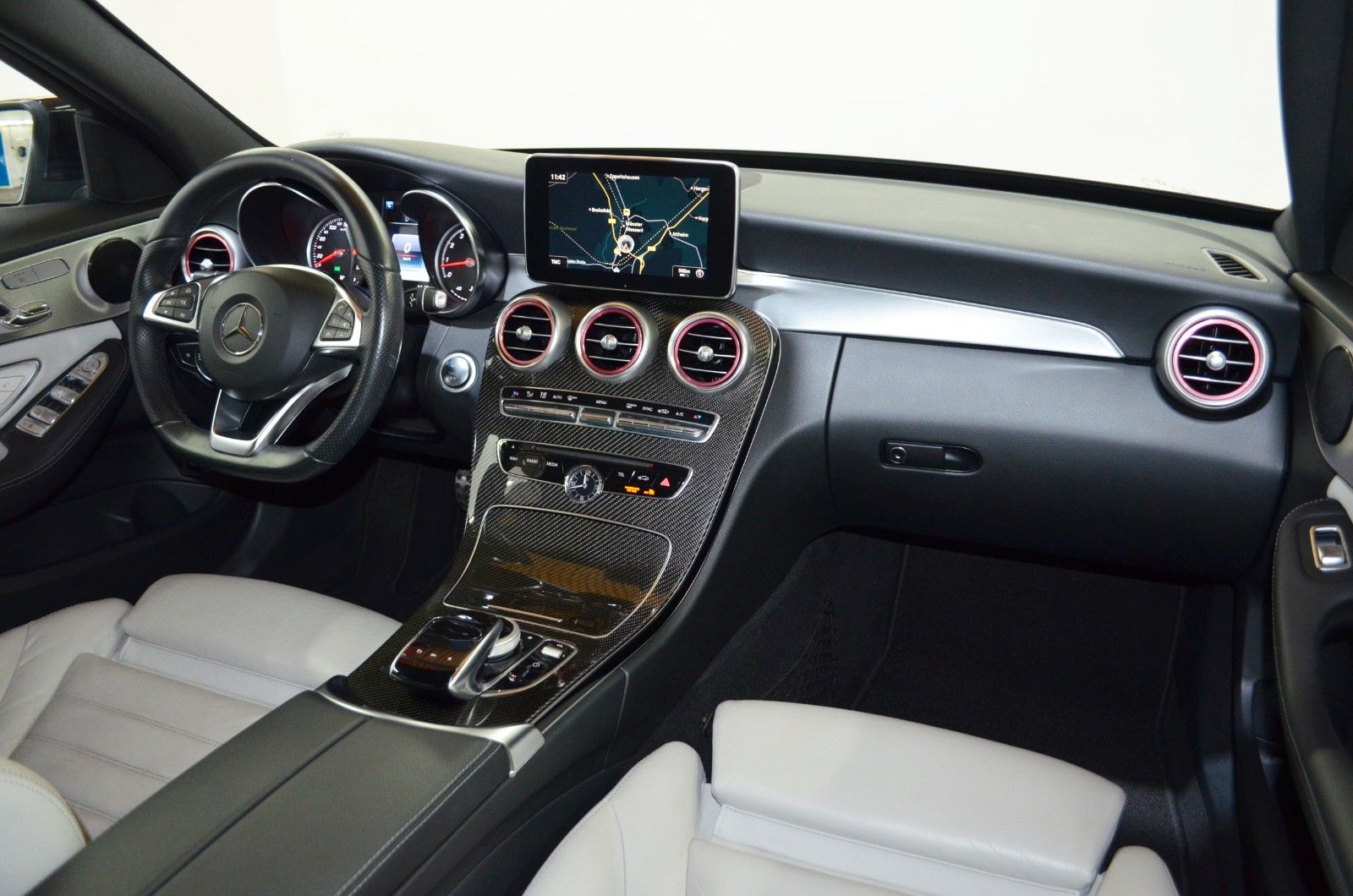 Mercedes-Benz C 400 – Bild 27