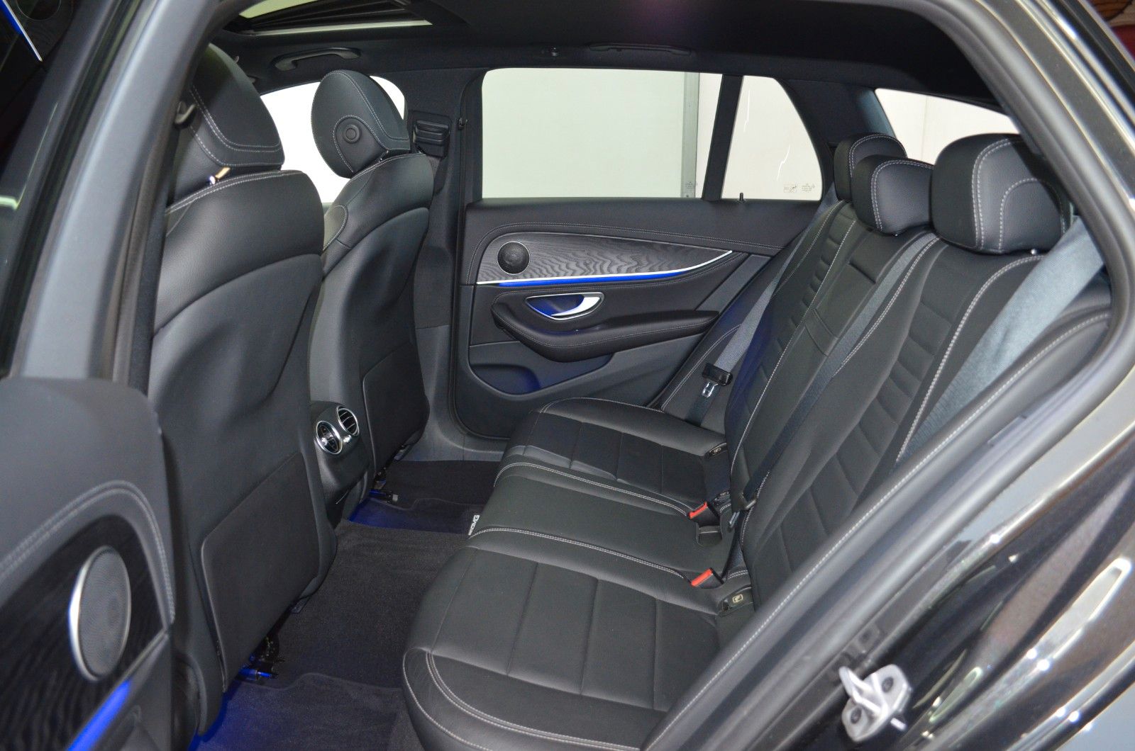 Mercedes-Benz E 300 – Bild 11