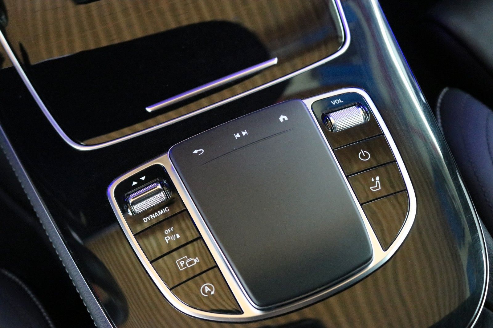 Mercedes-Benz E 400 – Bild 23